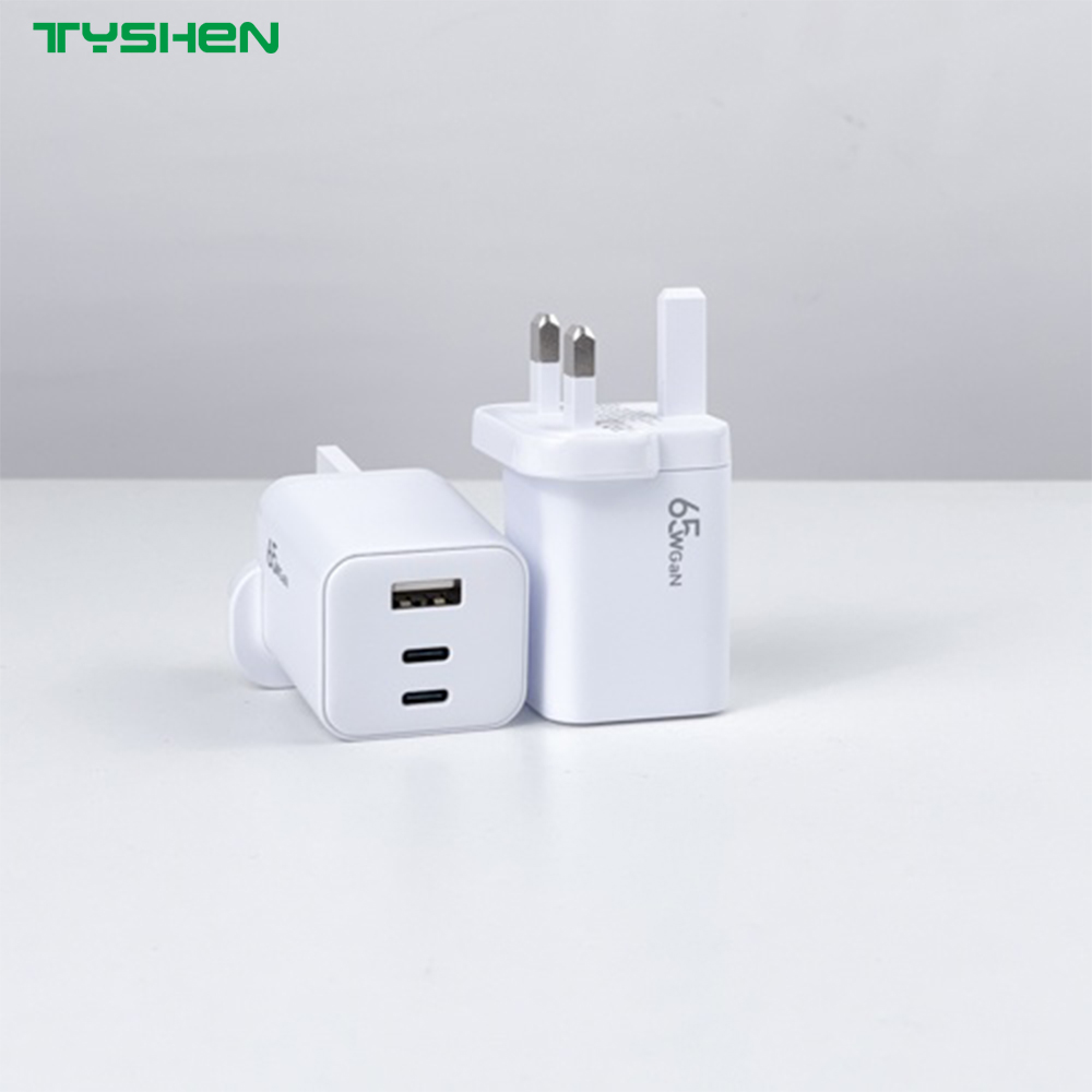 65W PD GaN Fast Charger 2C1A Foldable US Plug Travel Charger OEM