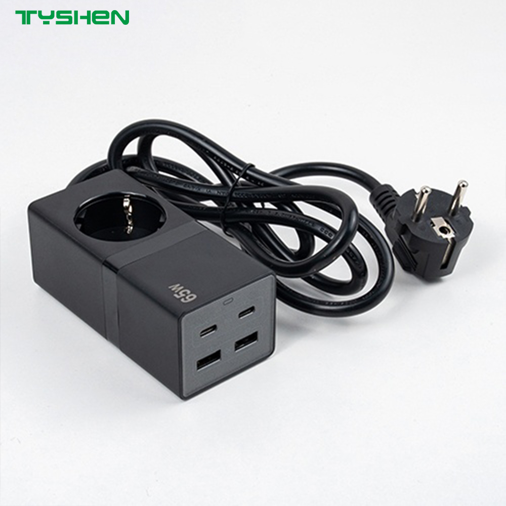 65W Charger 2C2A Multi-Port Charger with AC Socket EU/US/UK Plug OEM Manufacturer