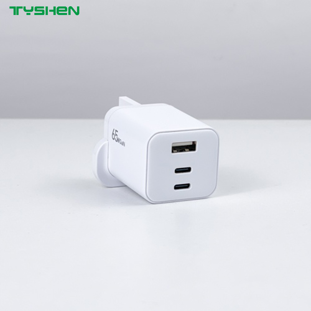 65W PD GaN Fast Charger 2C1A Foldable US Plug Travel Charger OEM