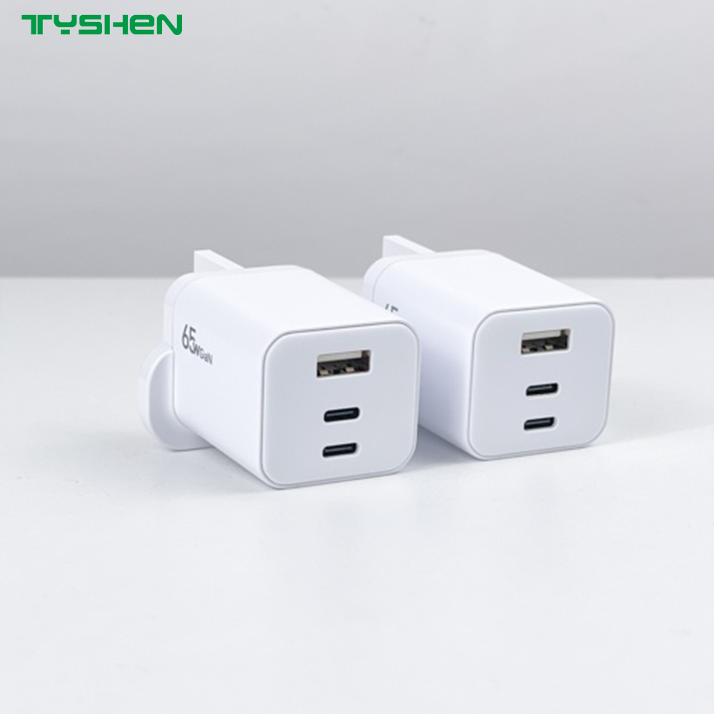 65W PD GaN Fast Charger 2C1A Foldable US Plug Travel Charger OEM