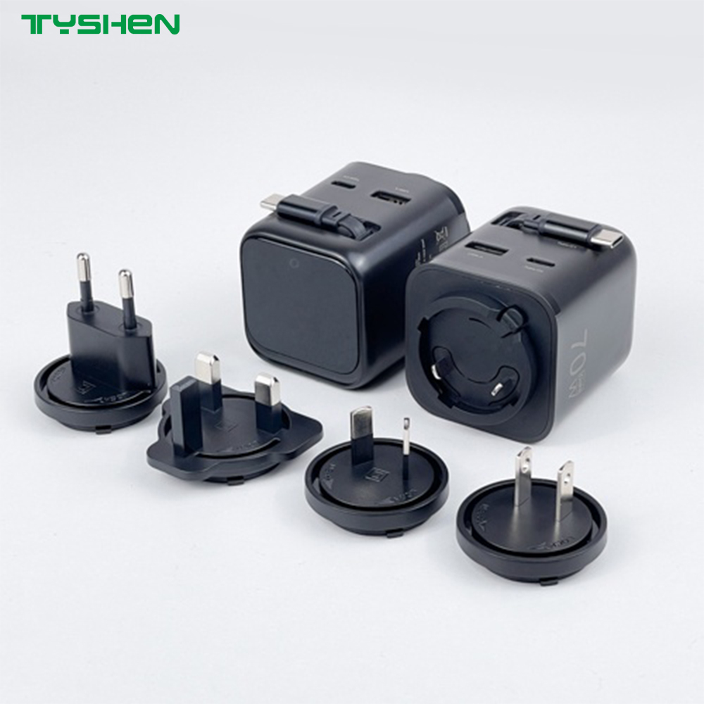 Changeable Plug 70W Display Charger with Retractable Cable GaN Phone Charger